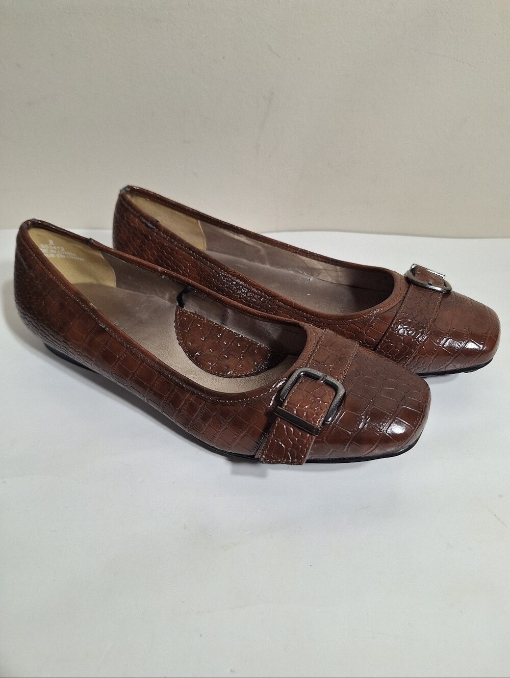 Vintage Daniel Laurent Brown Croc Embossed Buckle Square Toe Flats Size 9